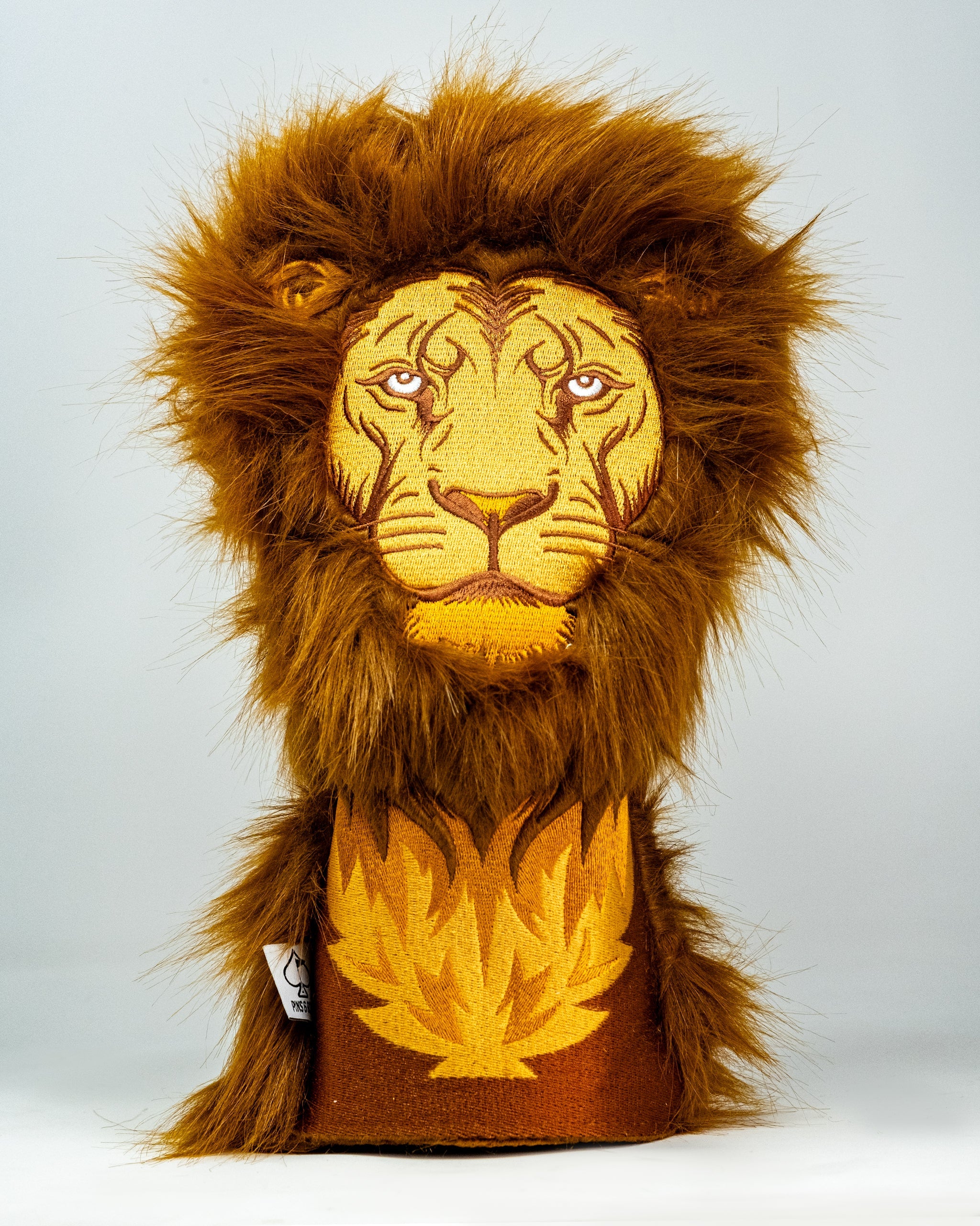 Lion driver cover featuring a realistic lion head design, made of plush material for golf clubs.
