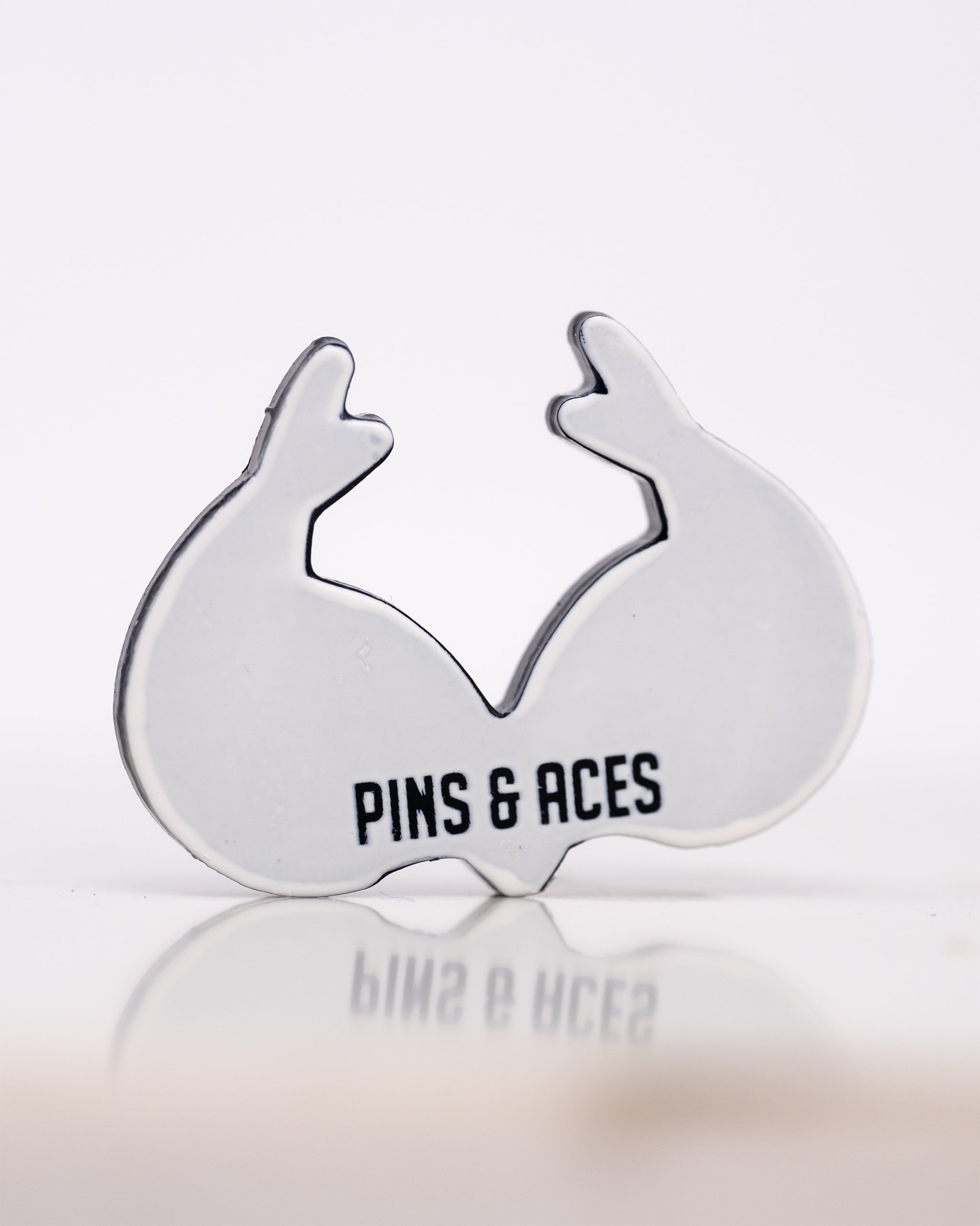 Real Tree Antlers Ball Marker featuring a natural camouflage design, ideal for golf enthusiasts.
