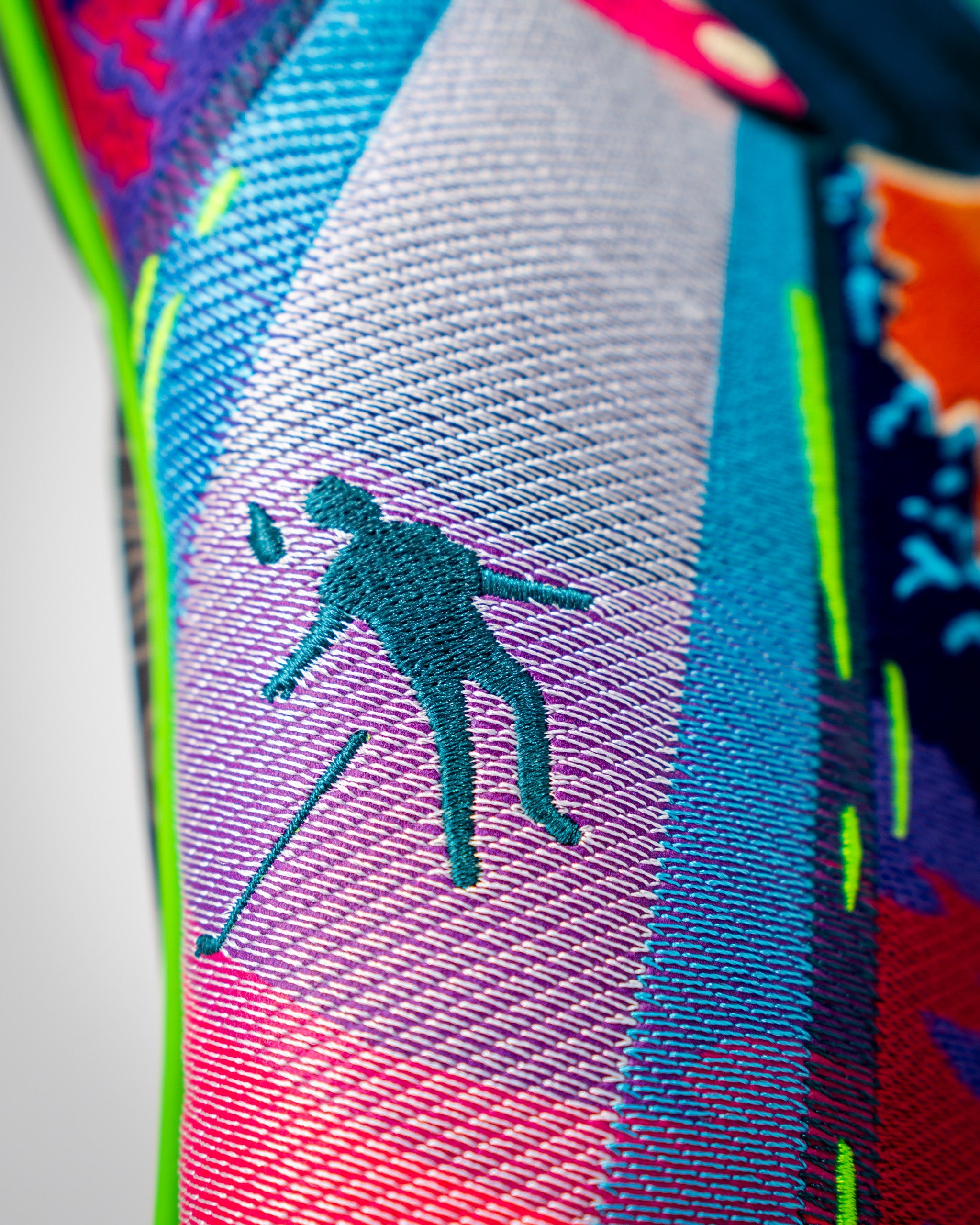 HEYDUDE Fairway Cover featuring a stylish design and durable fabric, designed to protect golf clubs.