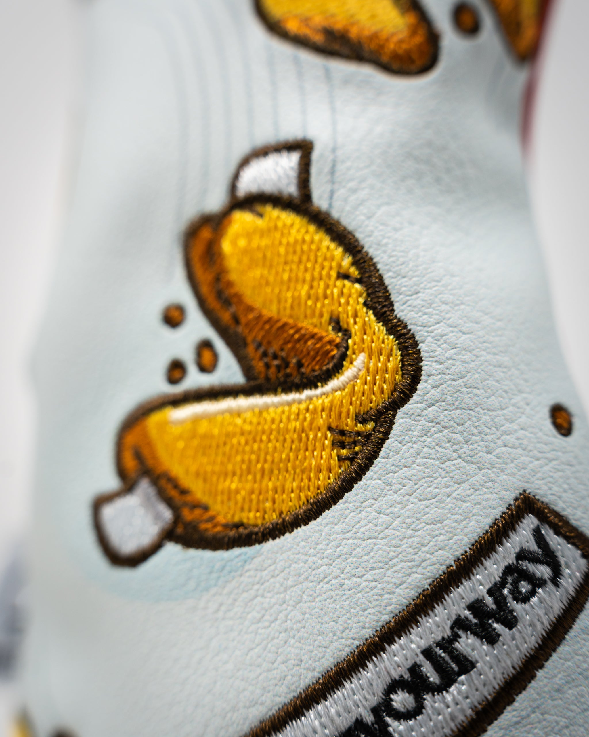 Par-da Express Hybrid Cover featuring a modern design with colorful patterns and protective material.