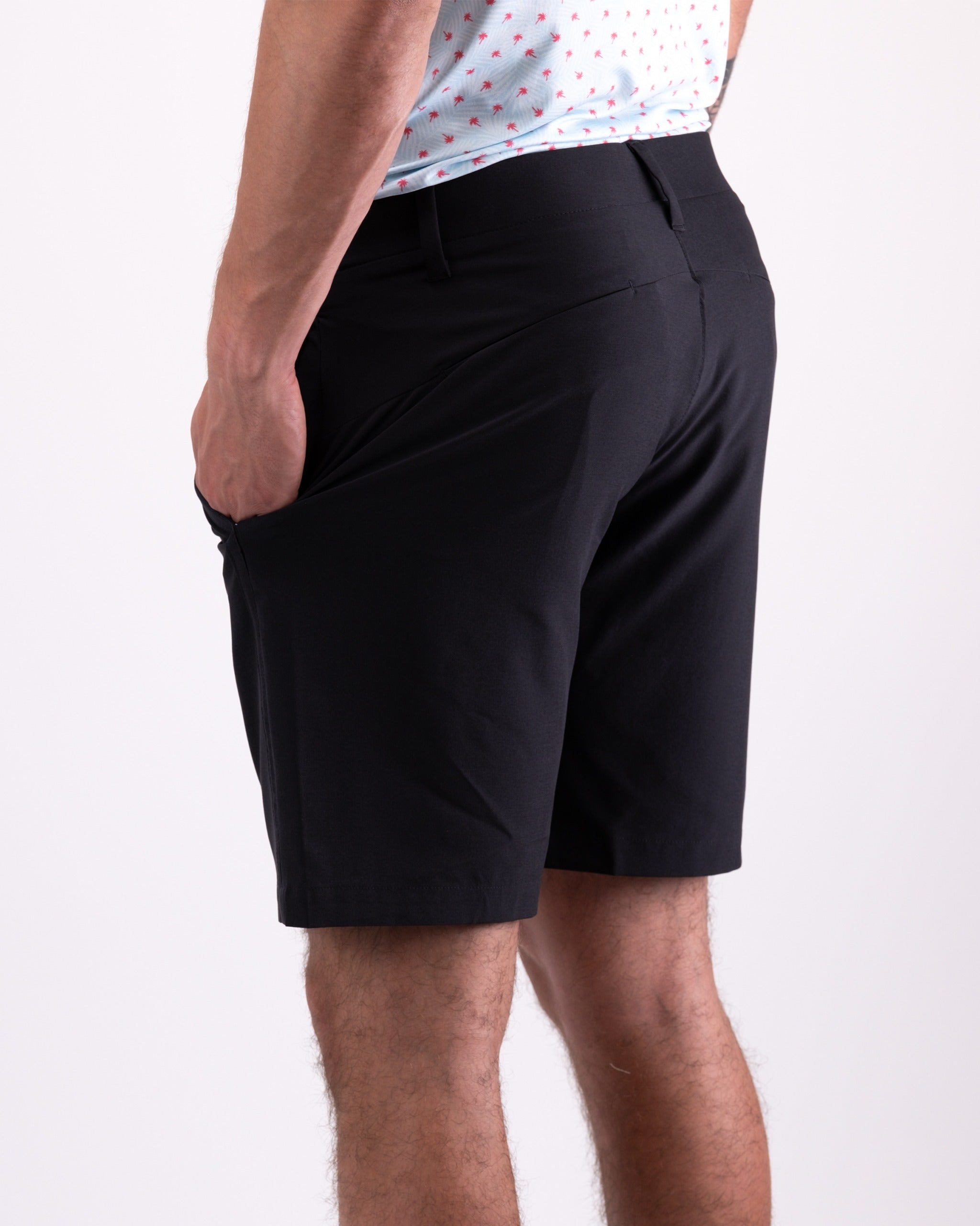 Performance shorts in black, featuring a lightweight fabric and an elastic waistband, ideal for athletic activities.