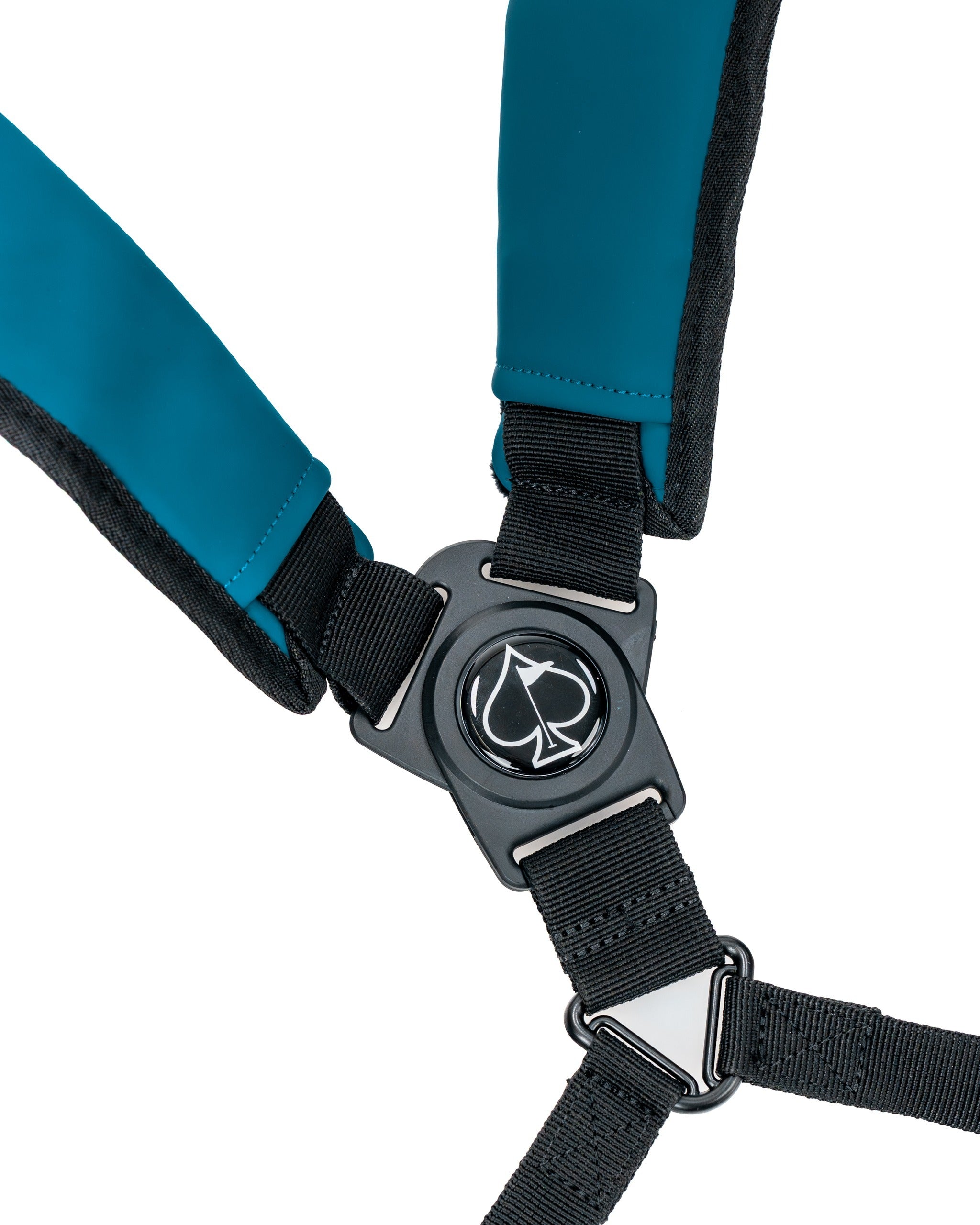 Close-up of the adjustable strap connector on the Player Preferred Golf Bag in Sea Strike color, featuring a sleek design.