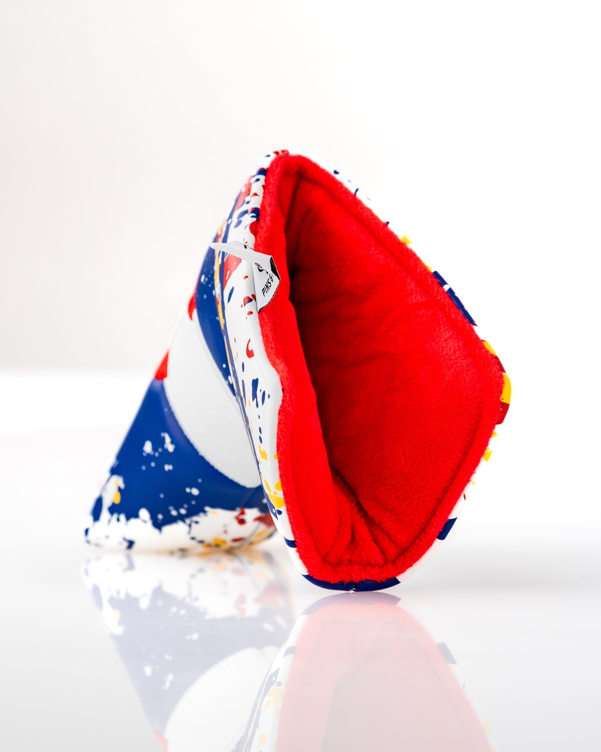 Colorful Colorado 2.0 blade putter cover featuring a vibrant design and soft interior lining for optimal club protection.