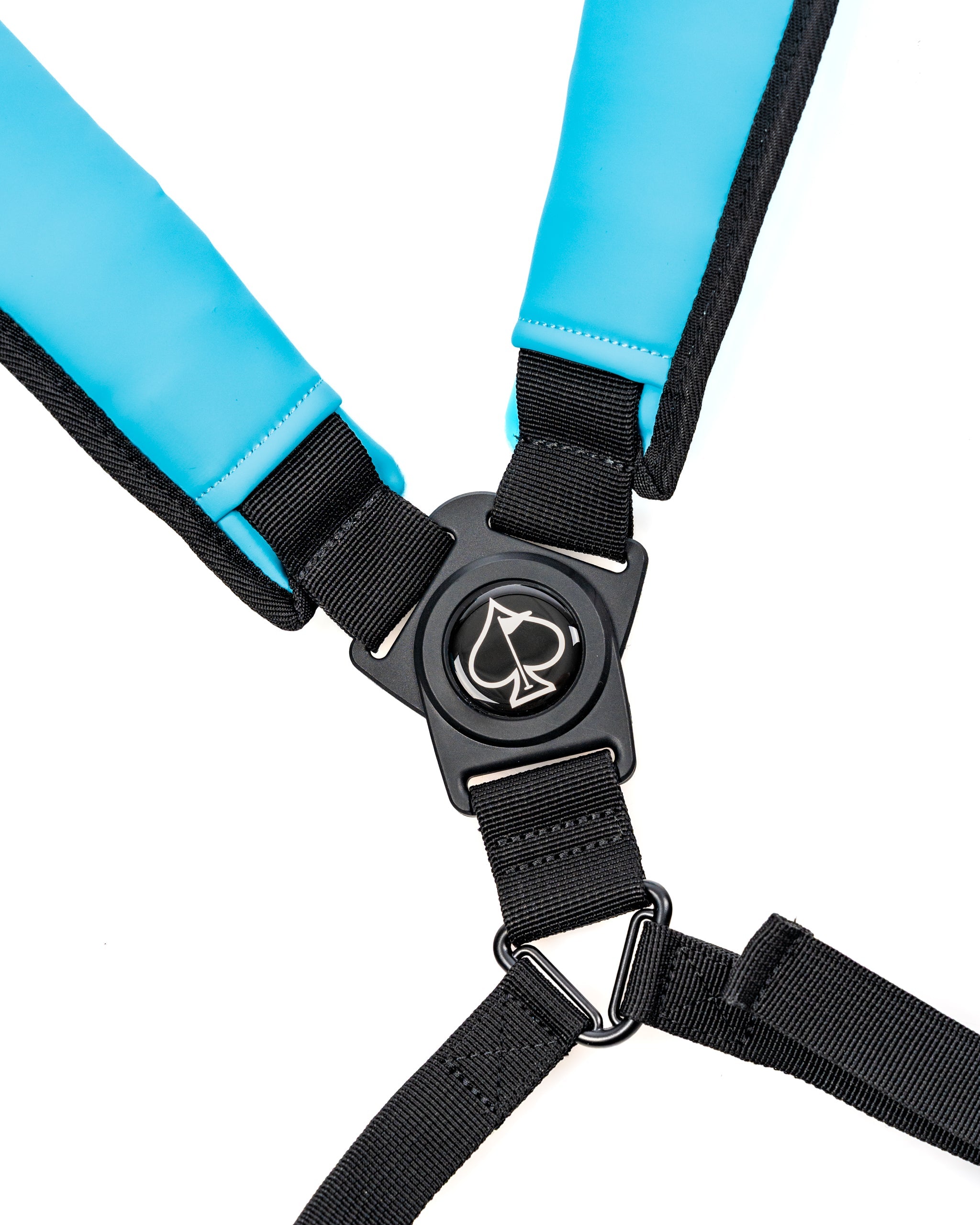 Close-up of the adjustable strap system on the Player Preferred Golf Bag in Glacier, featuring a sleek design and secure clips.