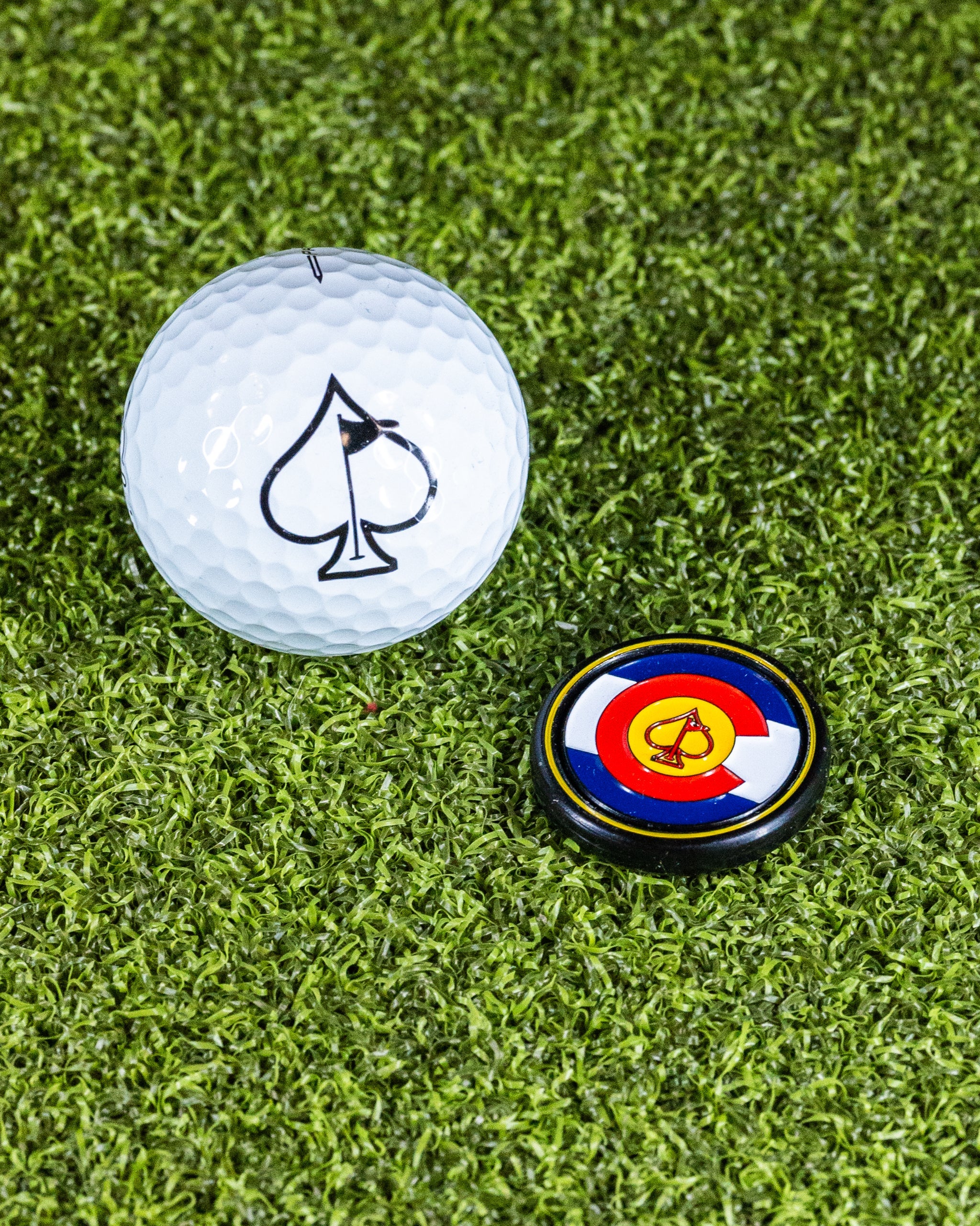 Pop Out Medallion Ball Marker featuring the Colorado state emblem, designed for golf enthusiasts.
