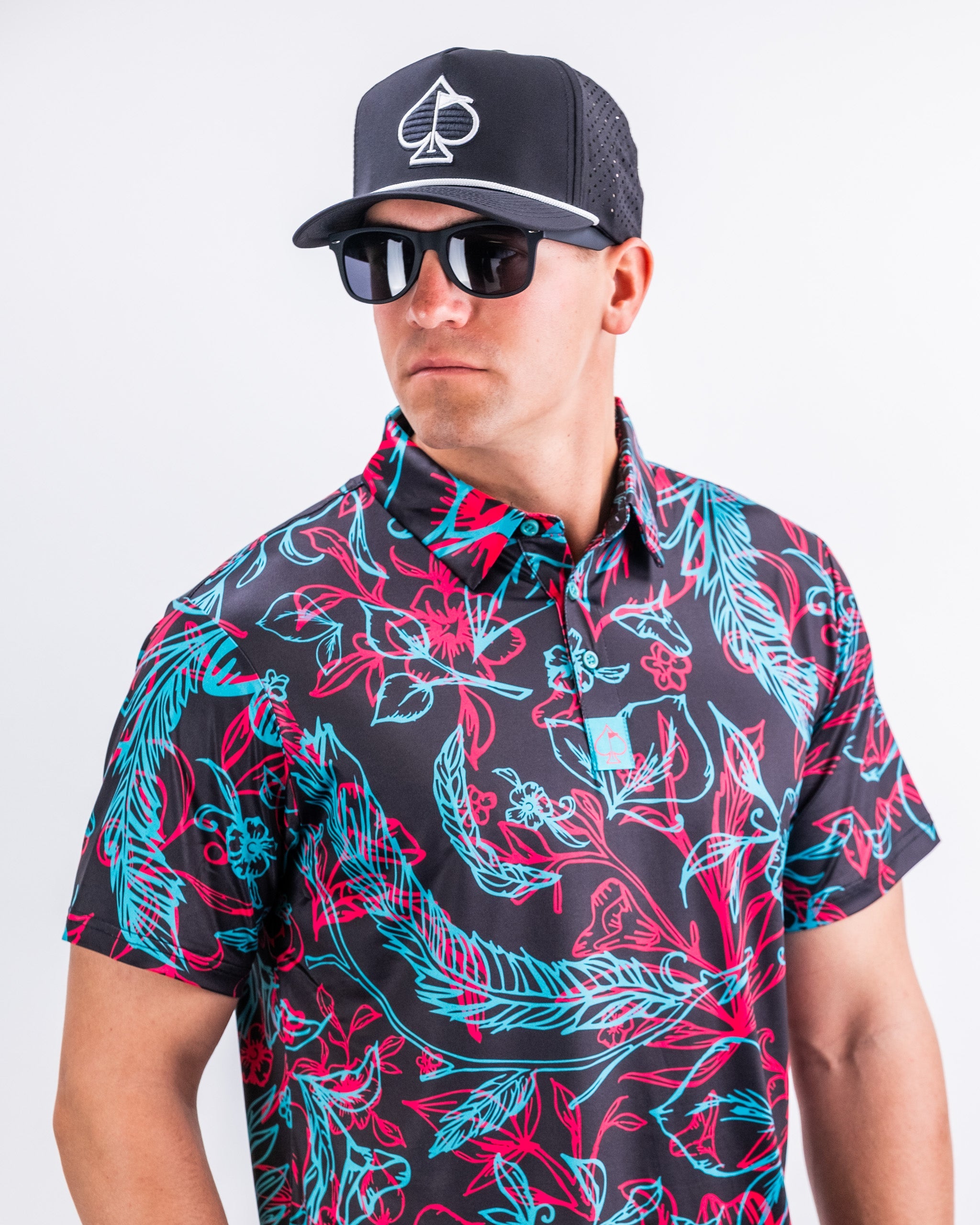 Men's Cabo Electric windbreaker jacket in vibrant blue with zippered front and adjustable features, displayed on a neutral background.