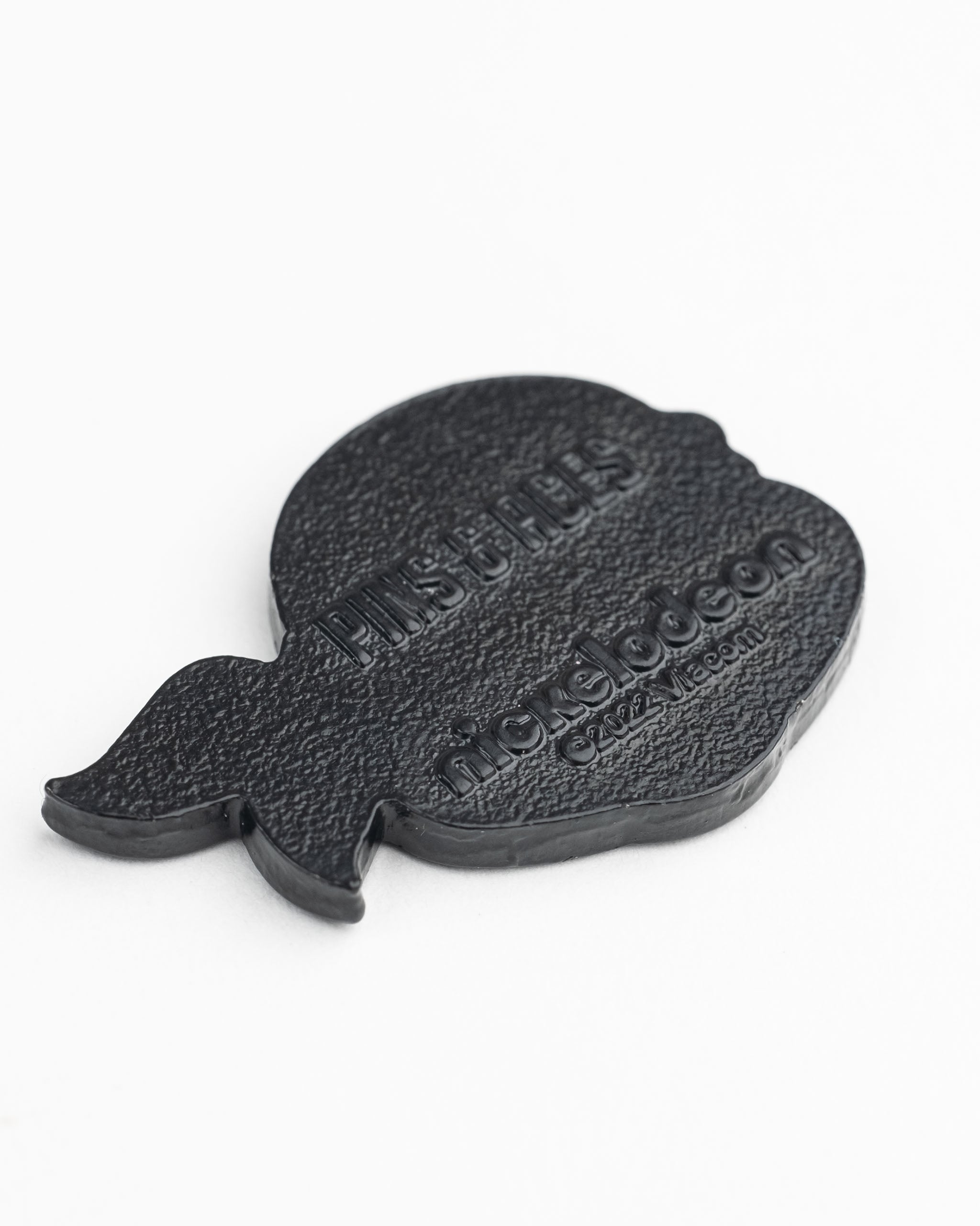 TMNT Leonardo ball marker featuring a detailed design of the character with a blue mask and katana, ideal for golf enthusiasts and Teenage Mutant Ninja Turtles fans.