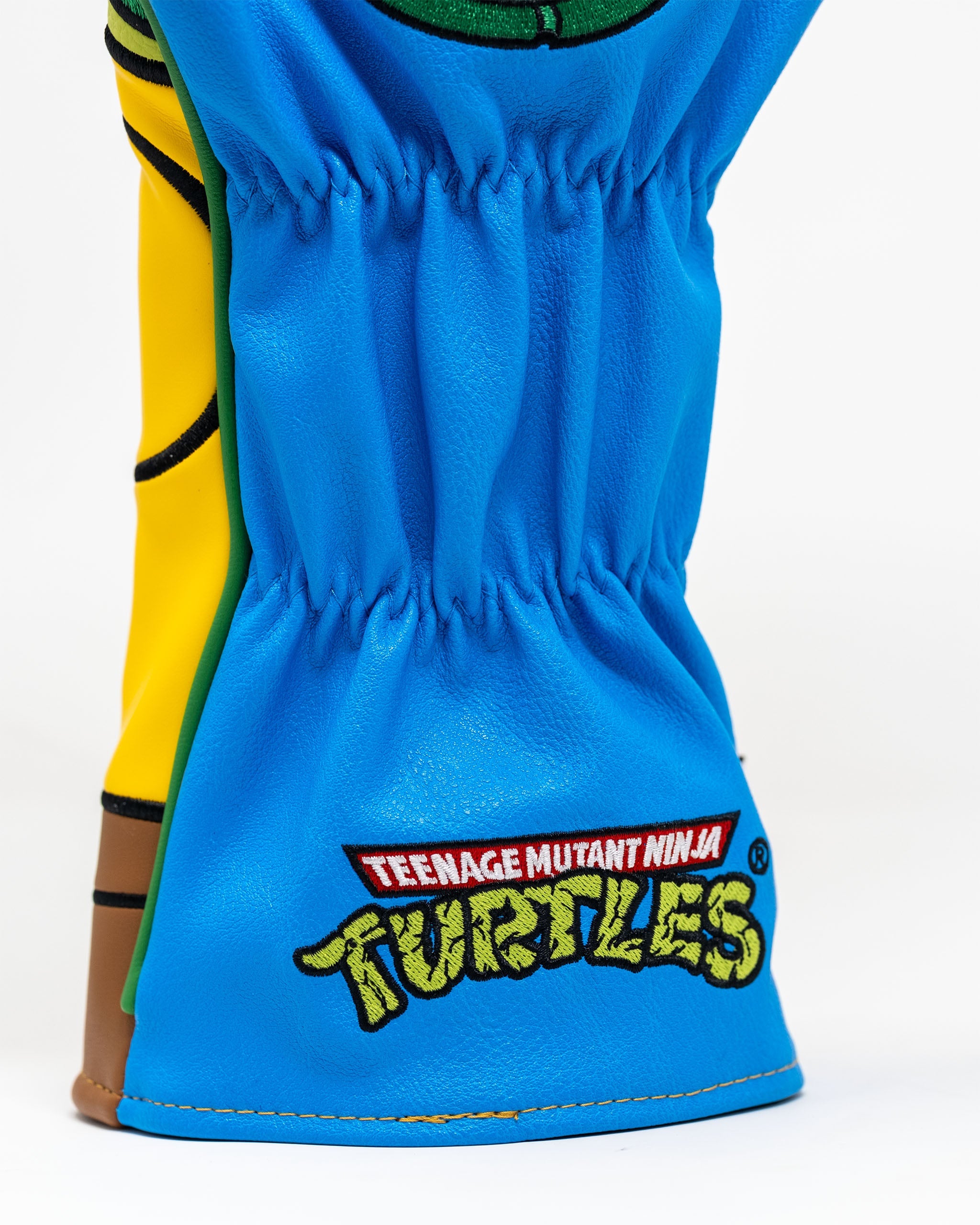 TMNT Leonardo driver cover featuring a vibrant blue design with Leo's face and distinctive mask, ideal for golf enthusiasts and Teenage Mutant Ninja Turtles fans.