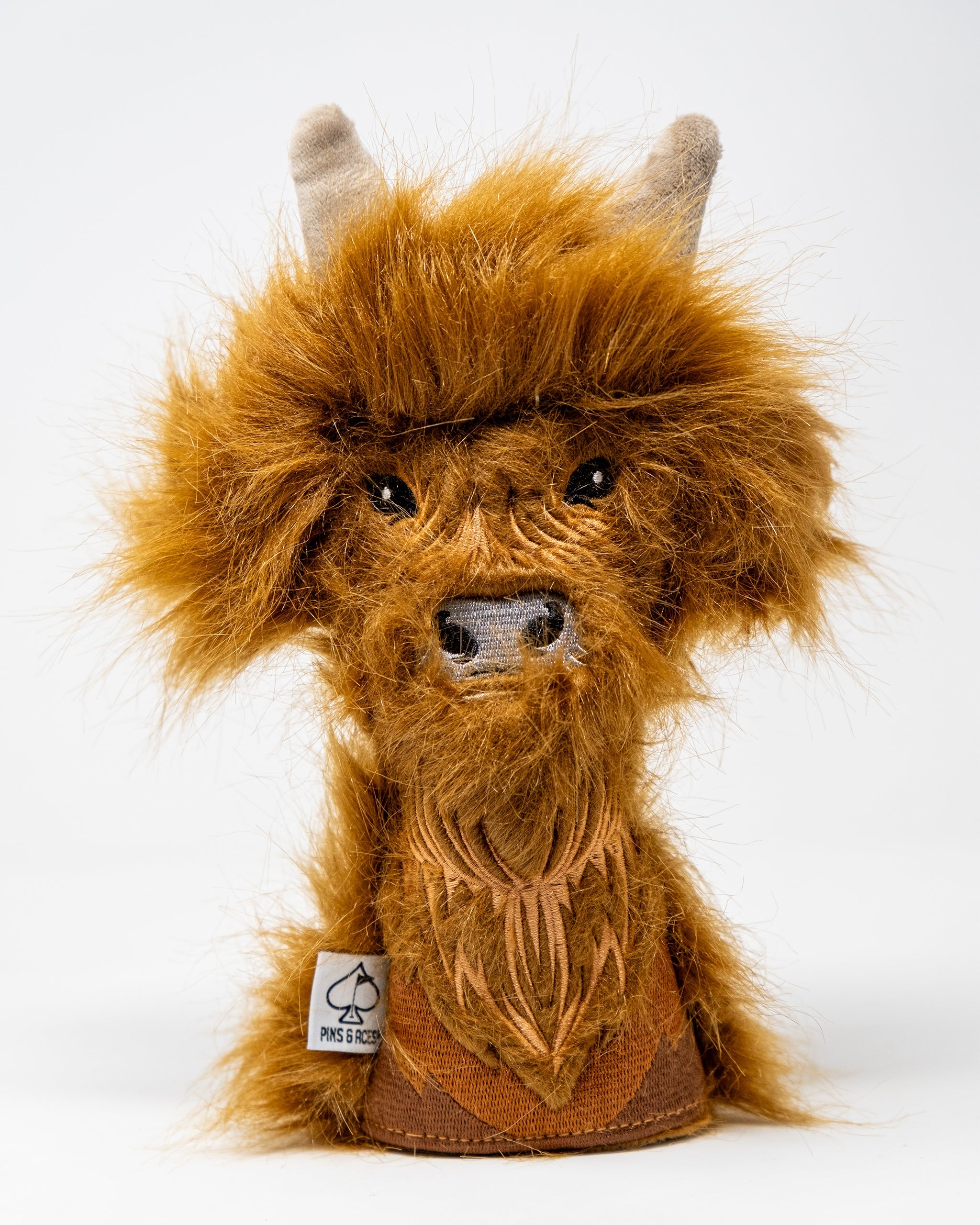 Highland Cow hybrid golf cover with realistic fur, horns, and detailed facial features, designed to protect golf clubs.