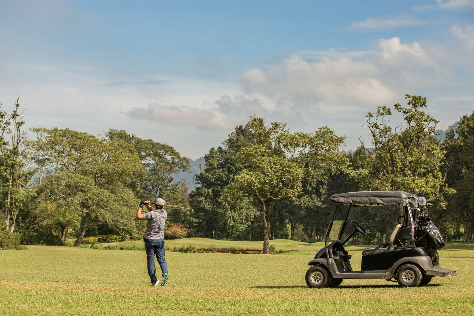 How Wide is a Golf Cart