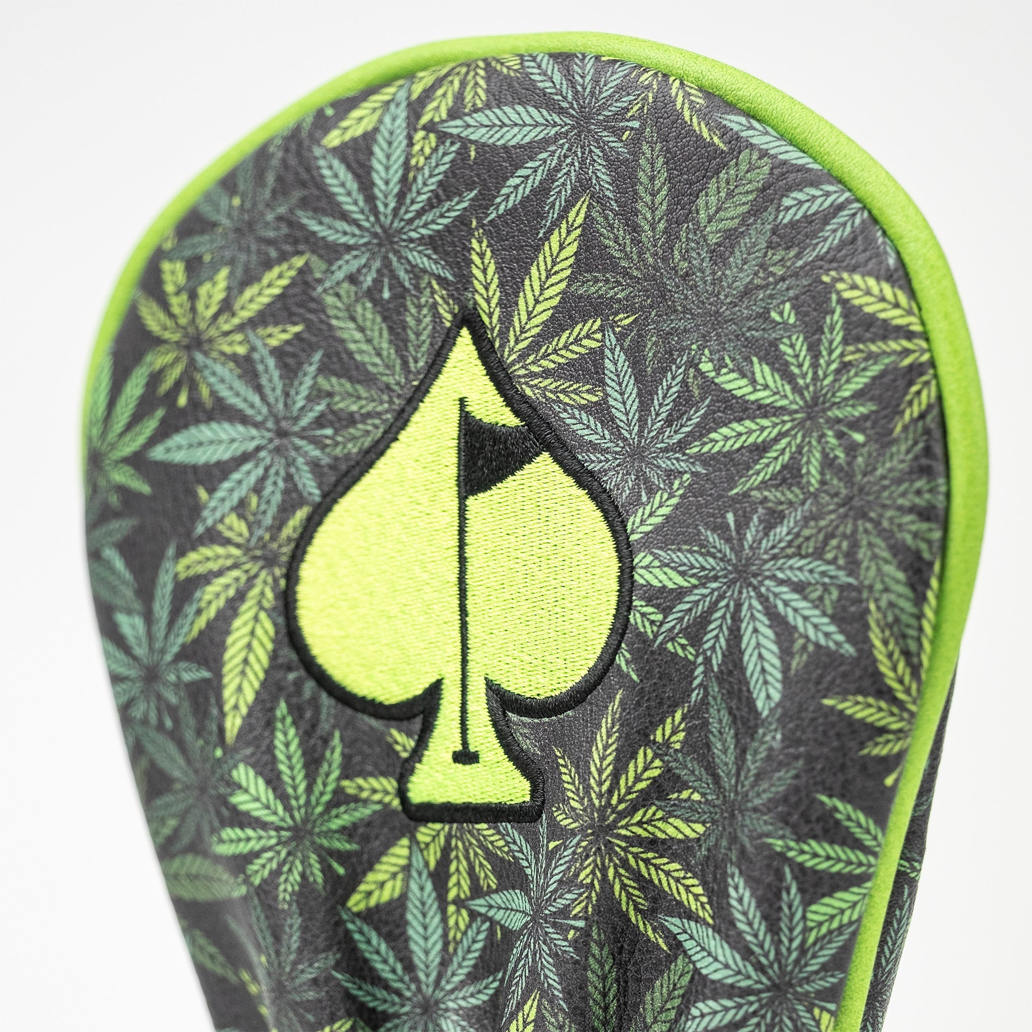 Bold fairway cover featuring a spade logo surrounded by a vibrant leaf pattern, perfect for high handicap golfers.