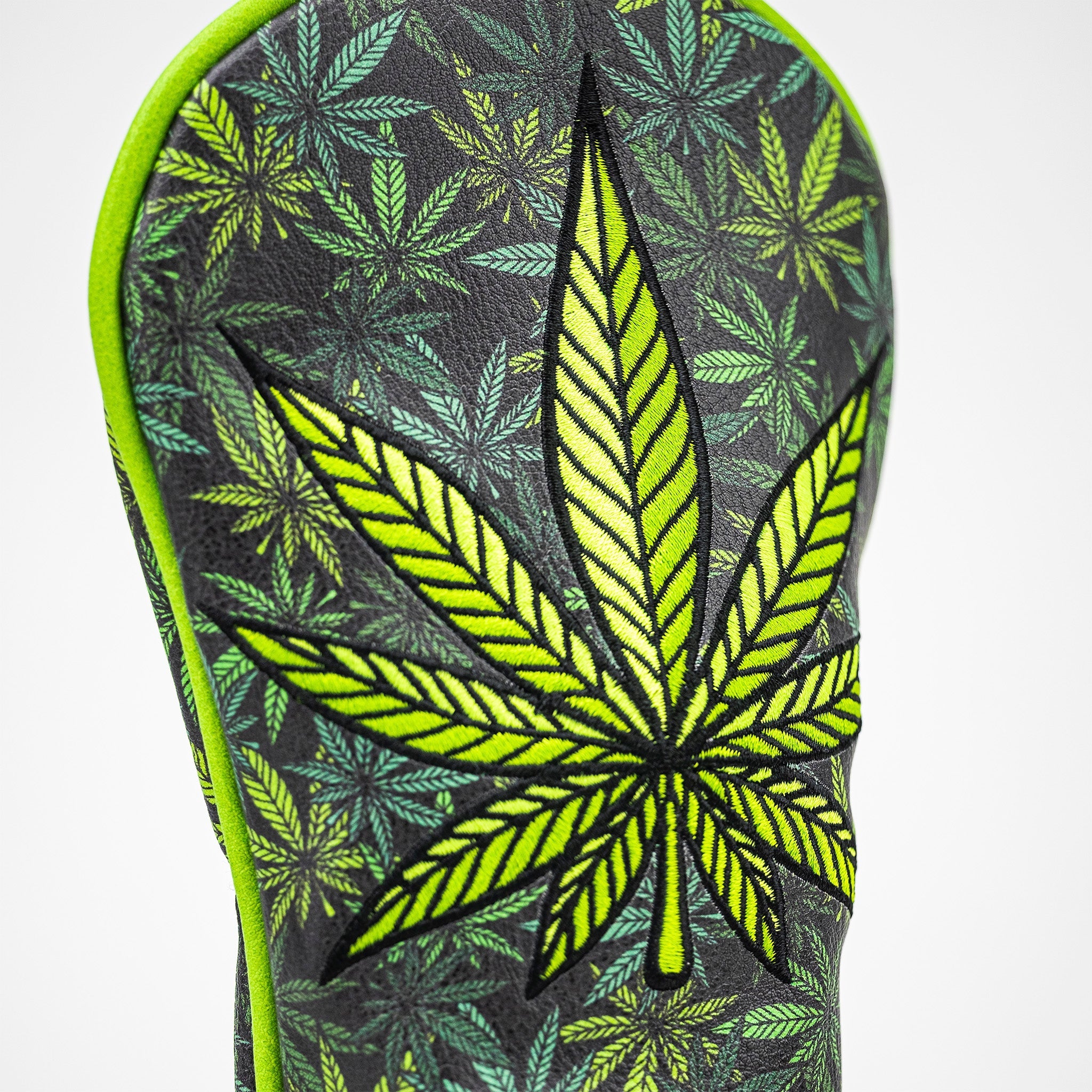 High Handicap fairway cover featuring a stylish design and durable fabric for optimal club protection.