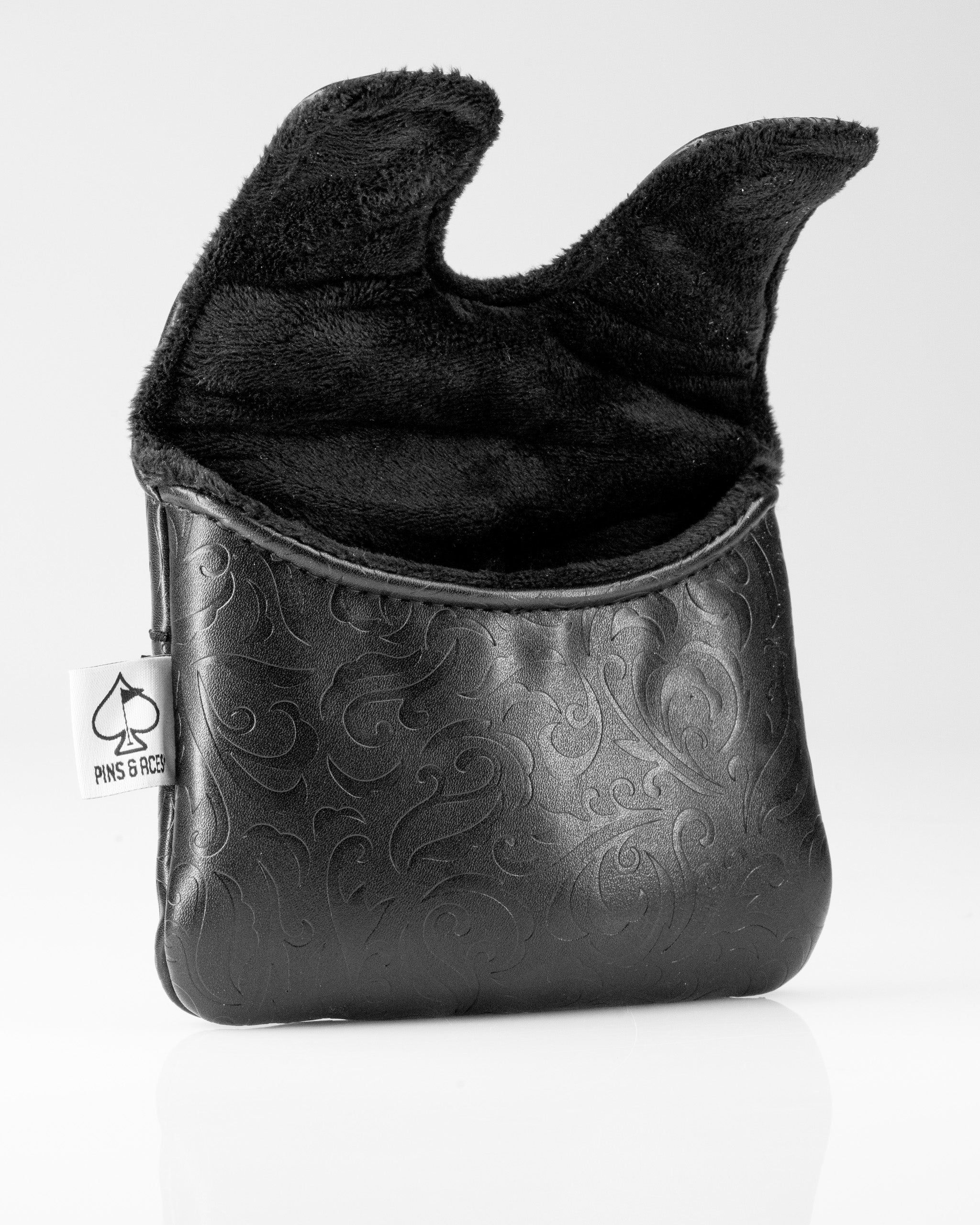 Blackout Ace of Spades center shaft mallet putter cover in black leather with a soft interior for protection.