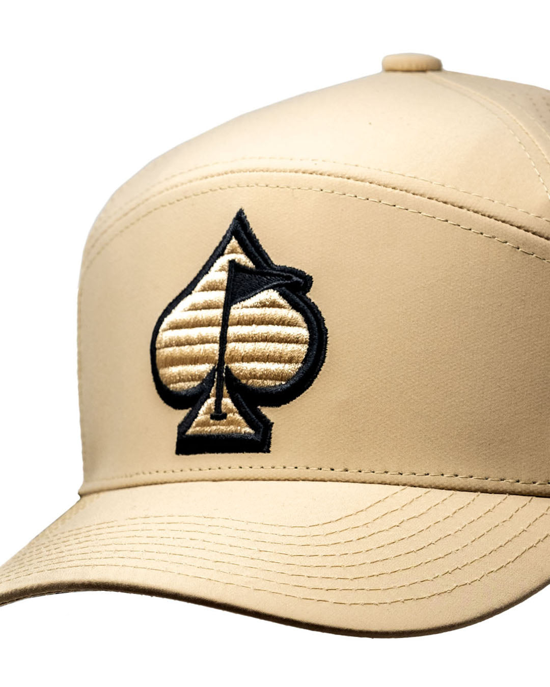 Tradesman hat in sand color, featuring a mesh back and a front embroidered logo.