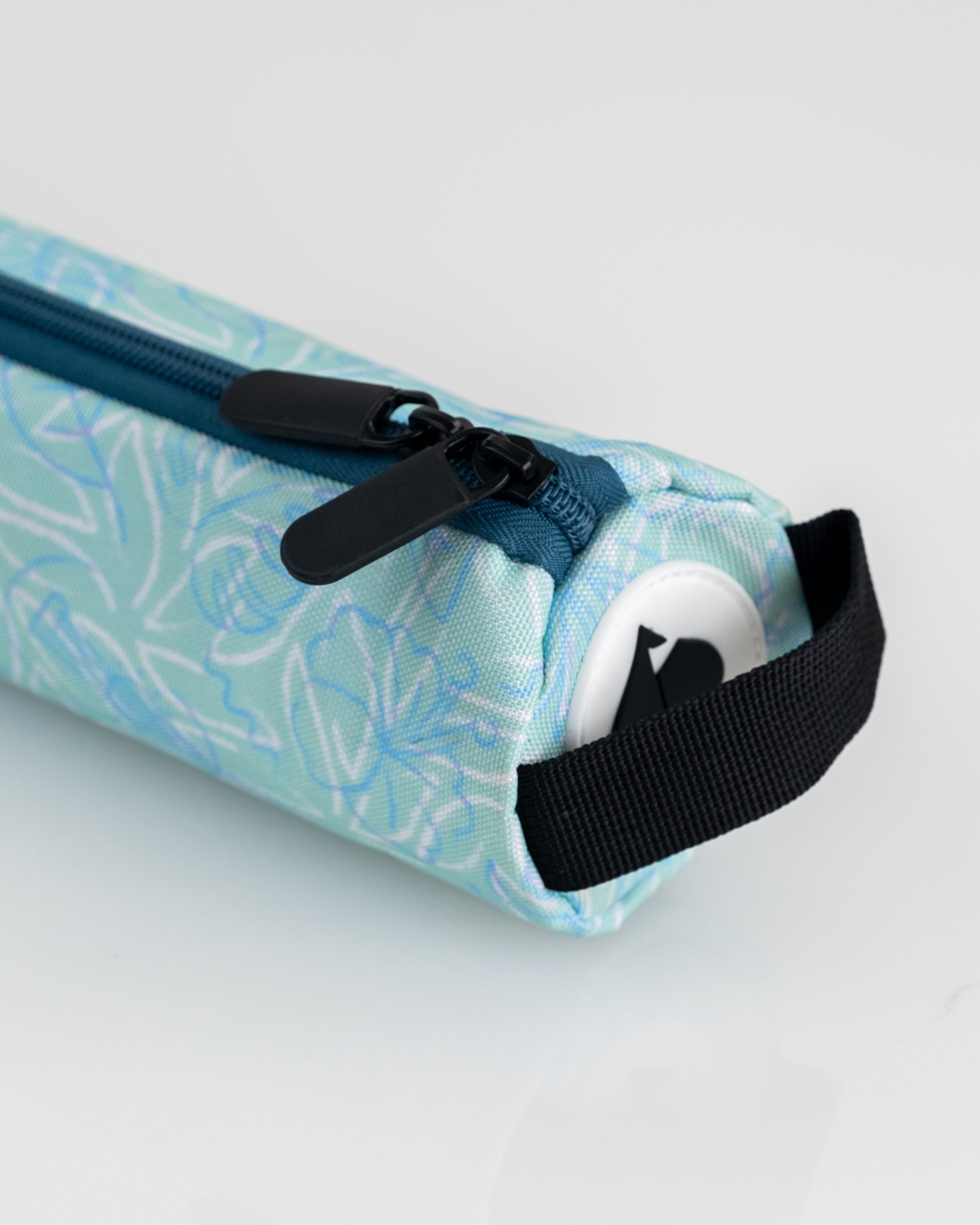 Margaritaville beer sleeve featuring tropical design and insulation for keeping beverages cold.